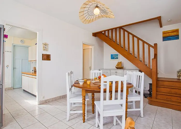 Holiday home Maison De A 100m De La Plage, Jardin, Sejour Convivial - Fr-1-788-97